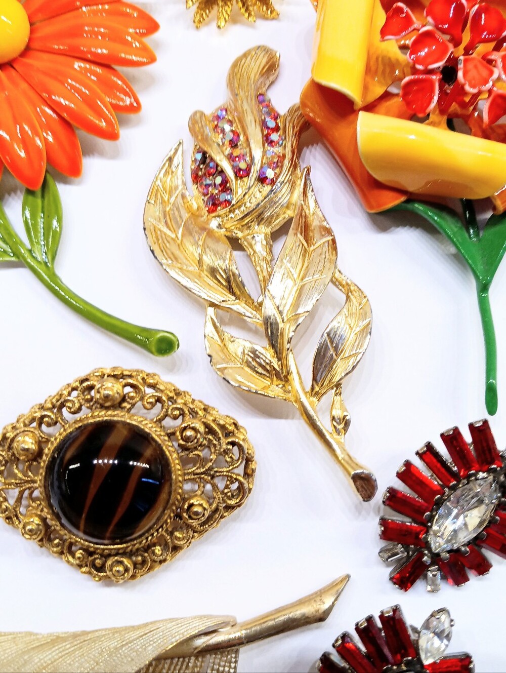 Vintage Jewelry Lot Enamel Flowers Rhinestone Pin Earrings - Picture 6 of 14